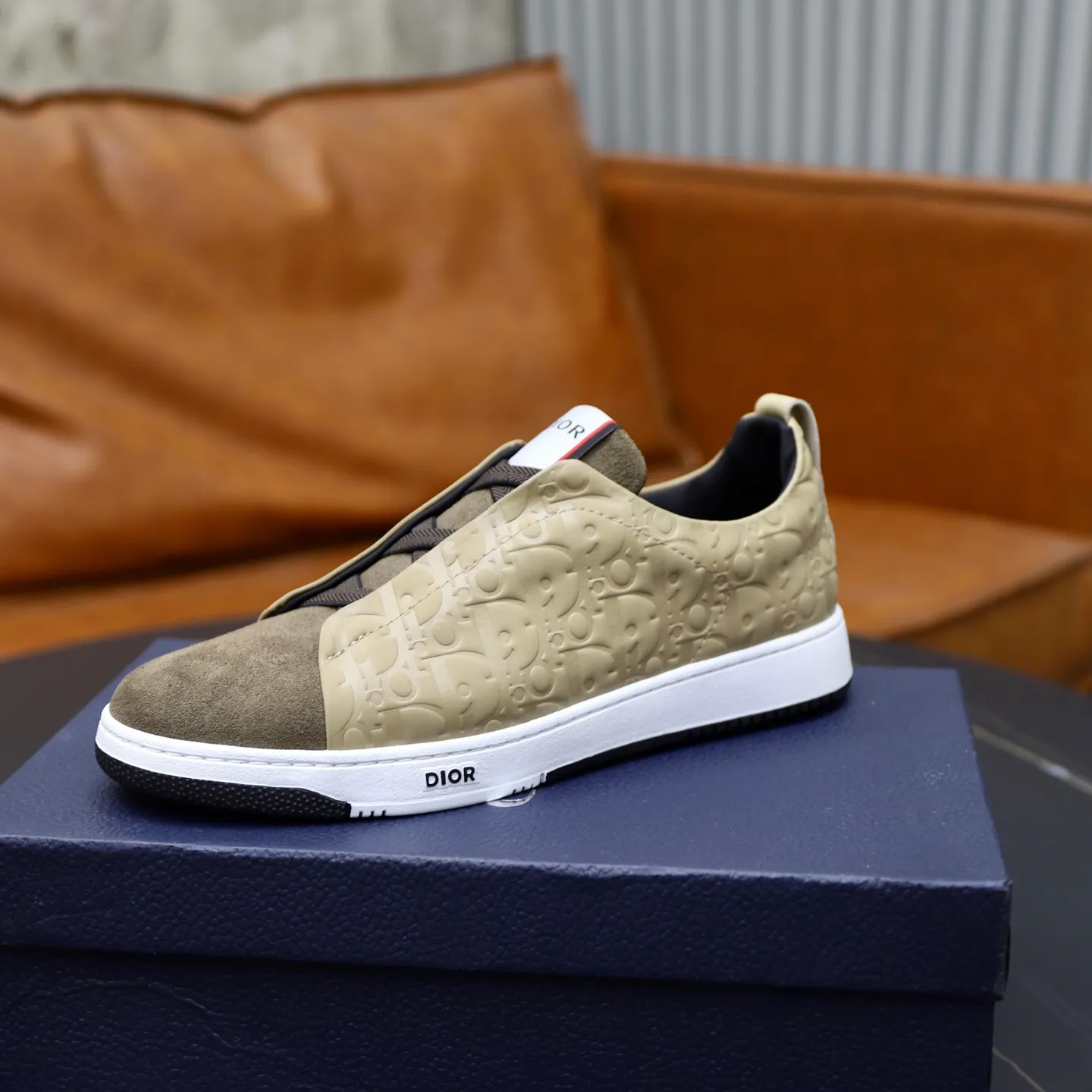 Ex-factory price: 442💰🙅‍♂️🙅‍♂️🙅‍♂️ Brand: Dior DIOR Standard code: 38-44 (45 customized) Grade: Same as the official website Material: Original leather splicing, comfortable and breathable lining, original wear-resistant outsole Style category: Men's fashionable casual shoes, running shoes, noble luxury brand elements, top luxury Color: actual picture color